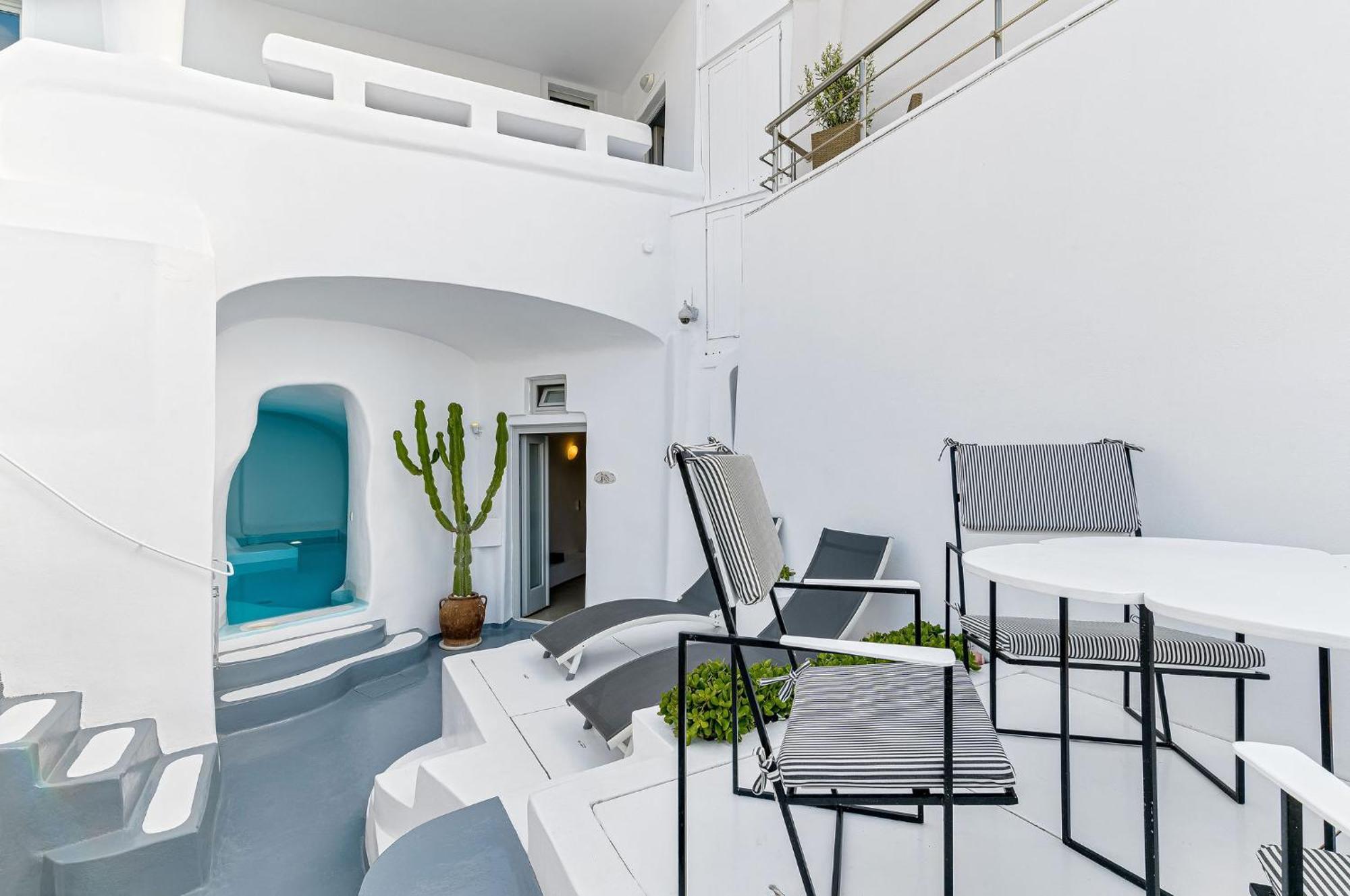 Trieris Villa & Suites Firá Buitenkant foto