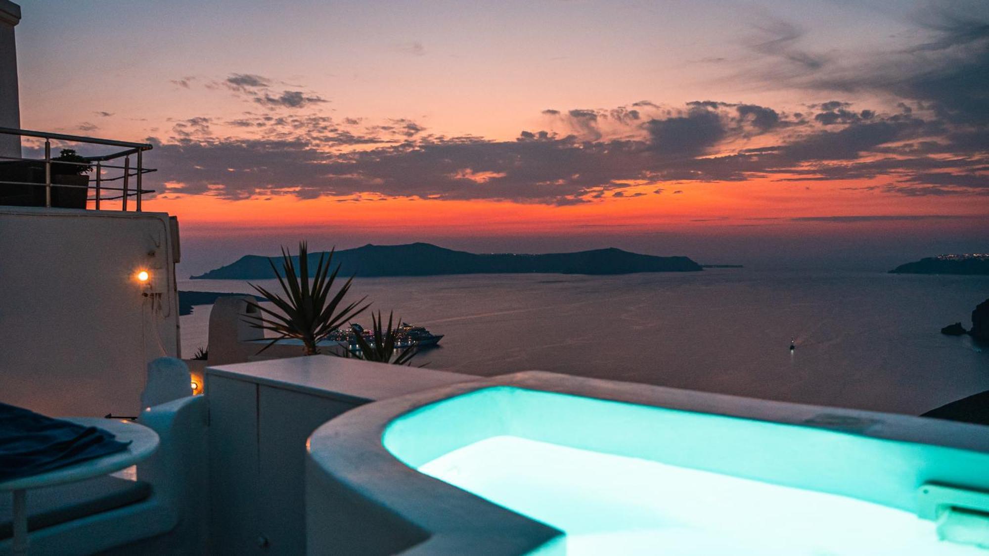 Trieris Villa & Suites Firá Buitenkant foto