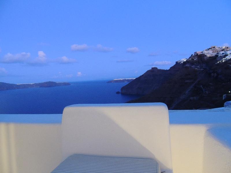Trieris Villa & Suites Firá Buitenkant foto
